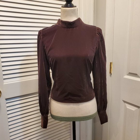 NWT Banana Republic Velvet Top - Size M - Picture 1 of 5